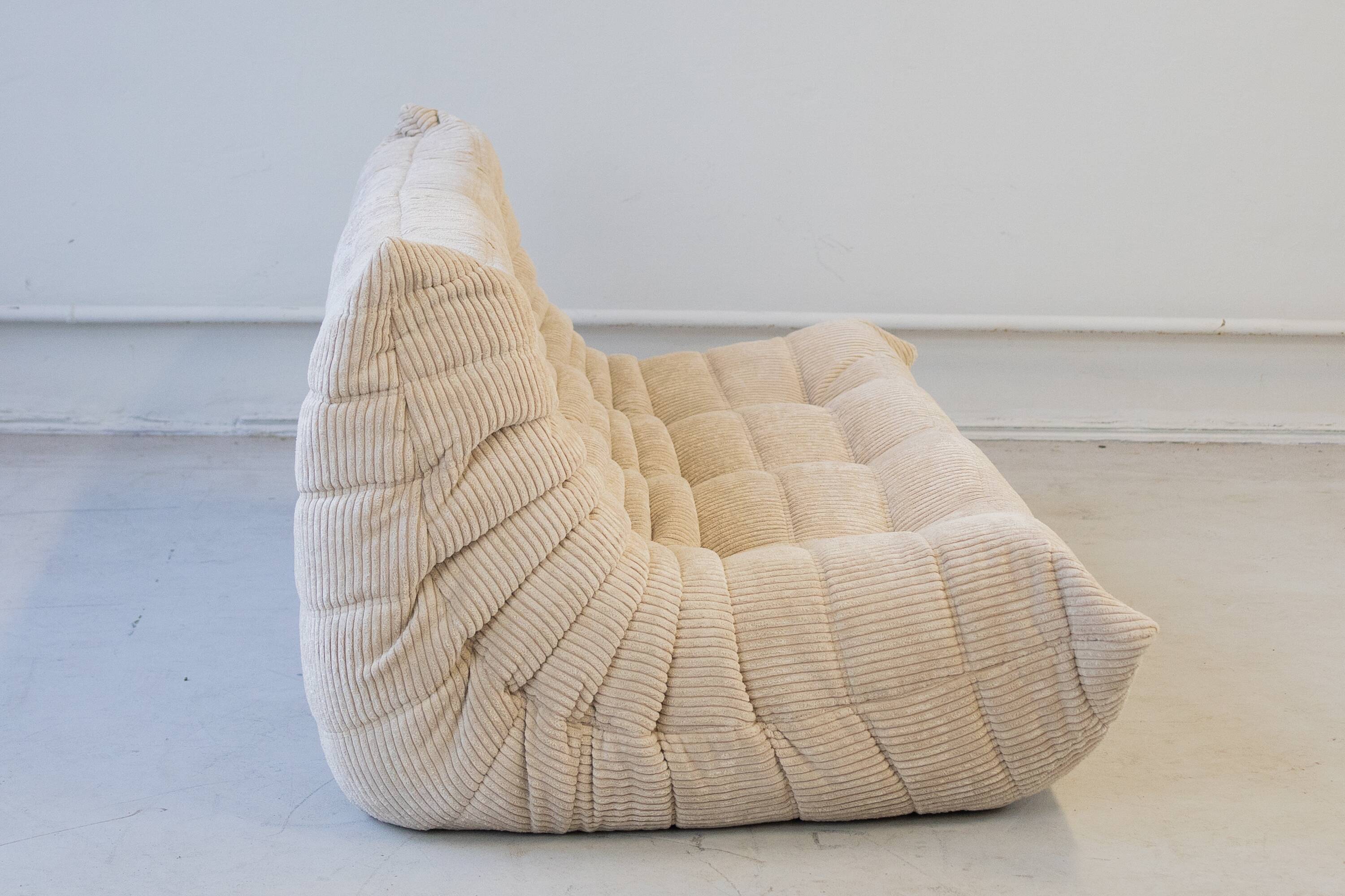 Modèle de canapé Togo conçu par Michel Ducaroy en 1973