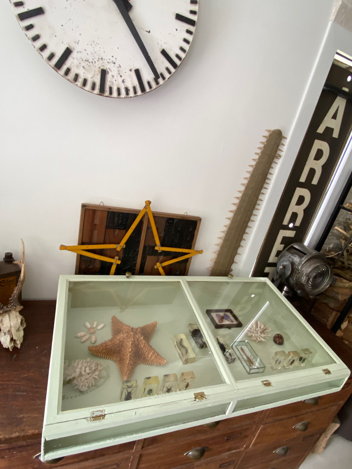 Display case with double glass