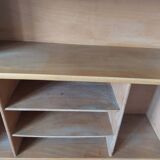 Standing or wall-mounted secretary