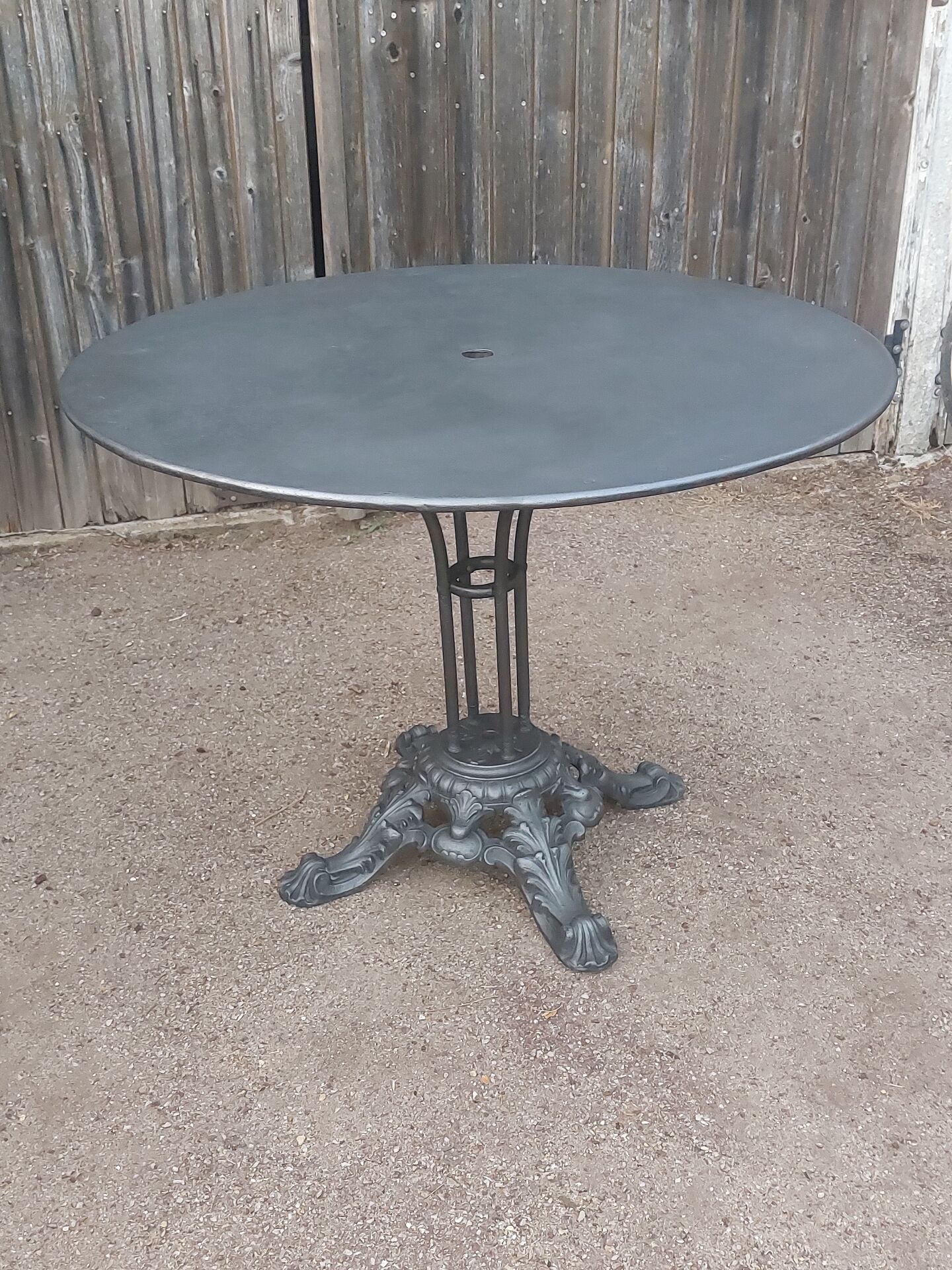 Table de jardin louis vuitton 1930
