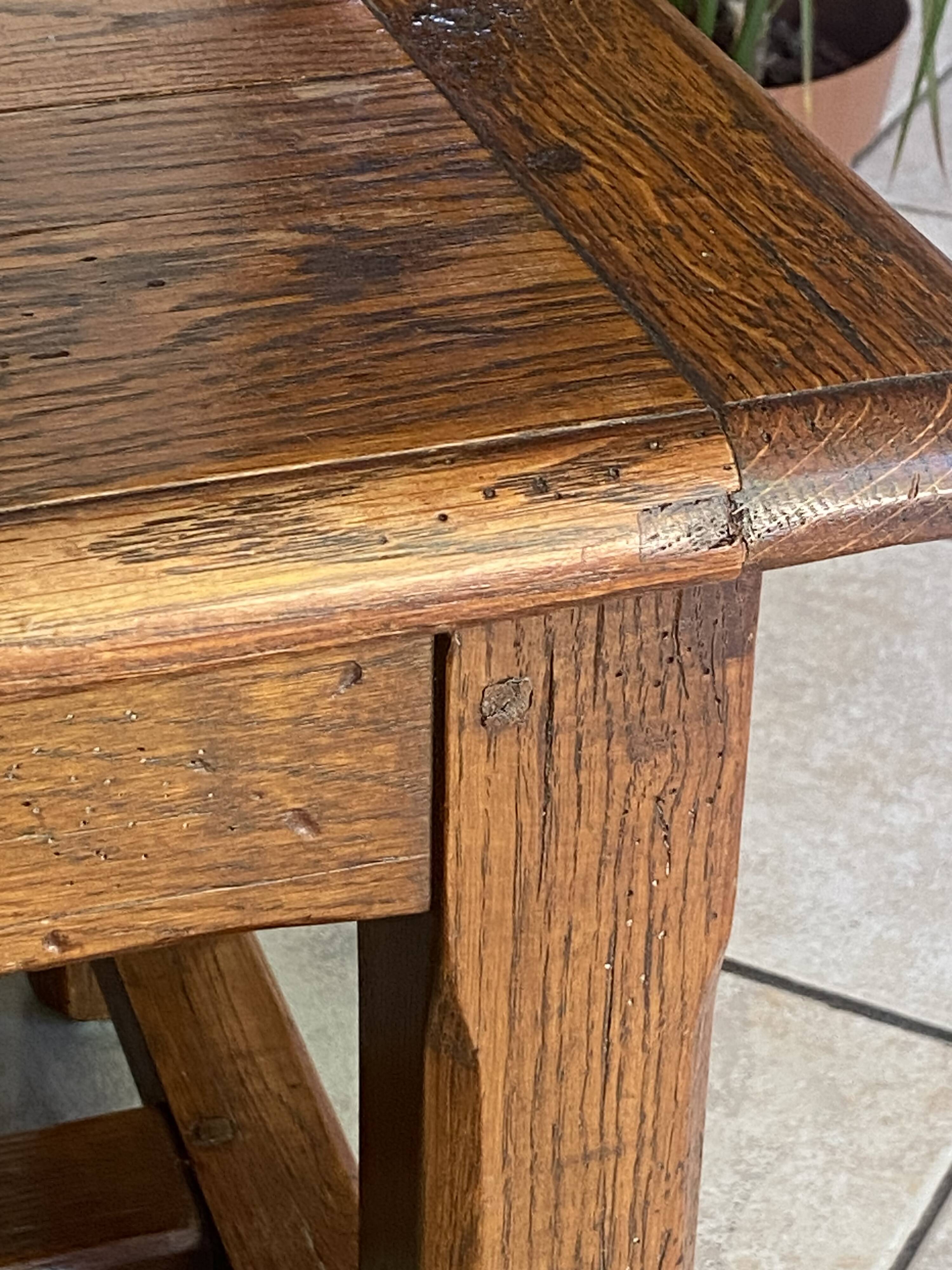 Rustic farmhouse antique coffee table made of solid oak with 1 drawer 50.