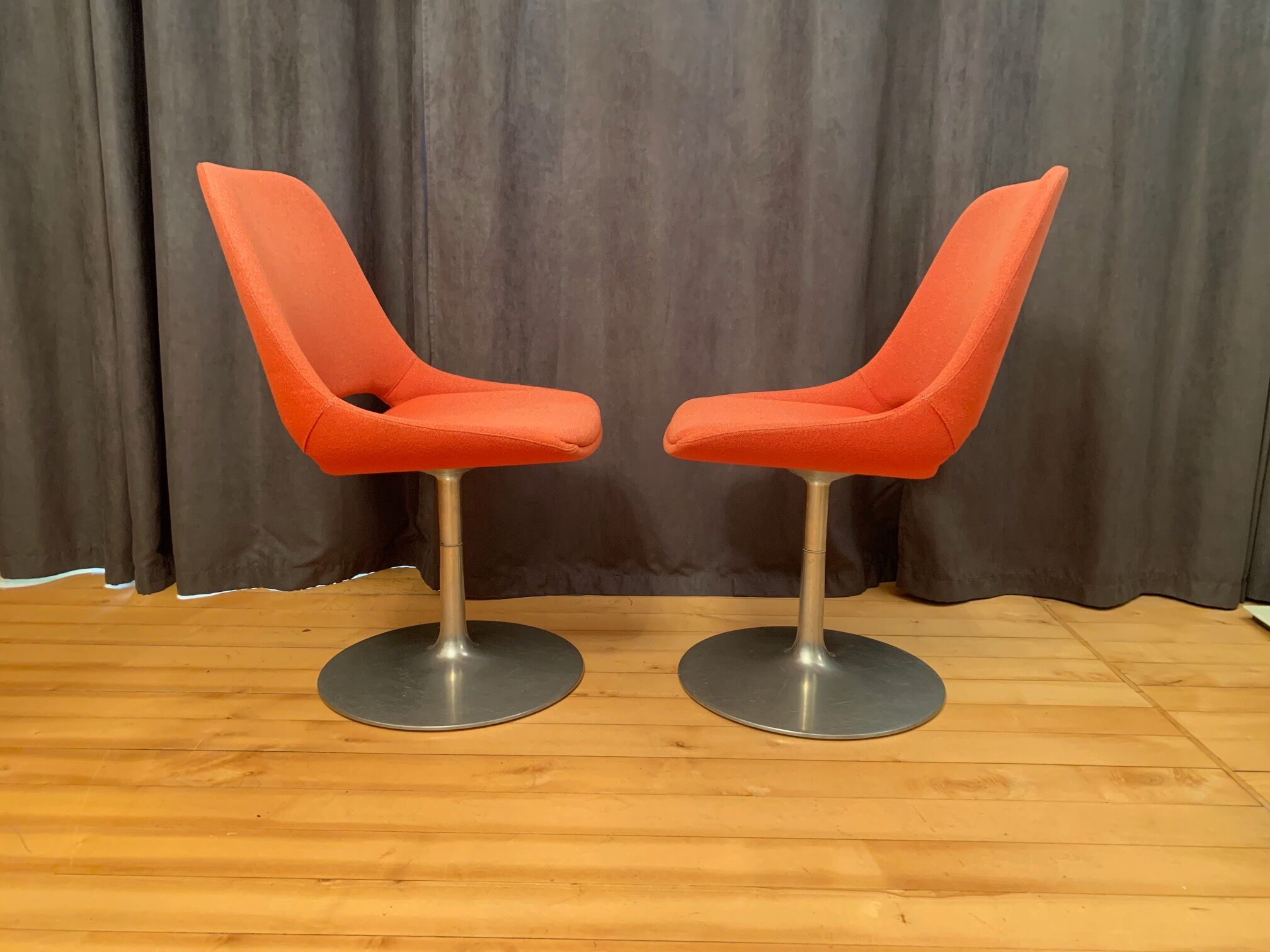 Pair of "Polaris" swivel chairs, exclusive, by Eero Aarnio, Asko Export, Finland, 1970s.