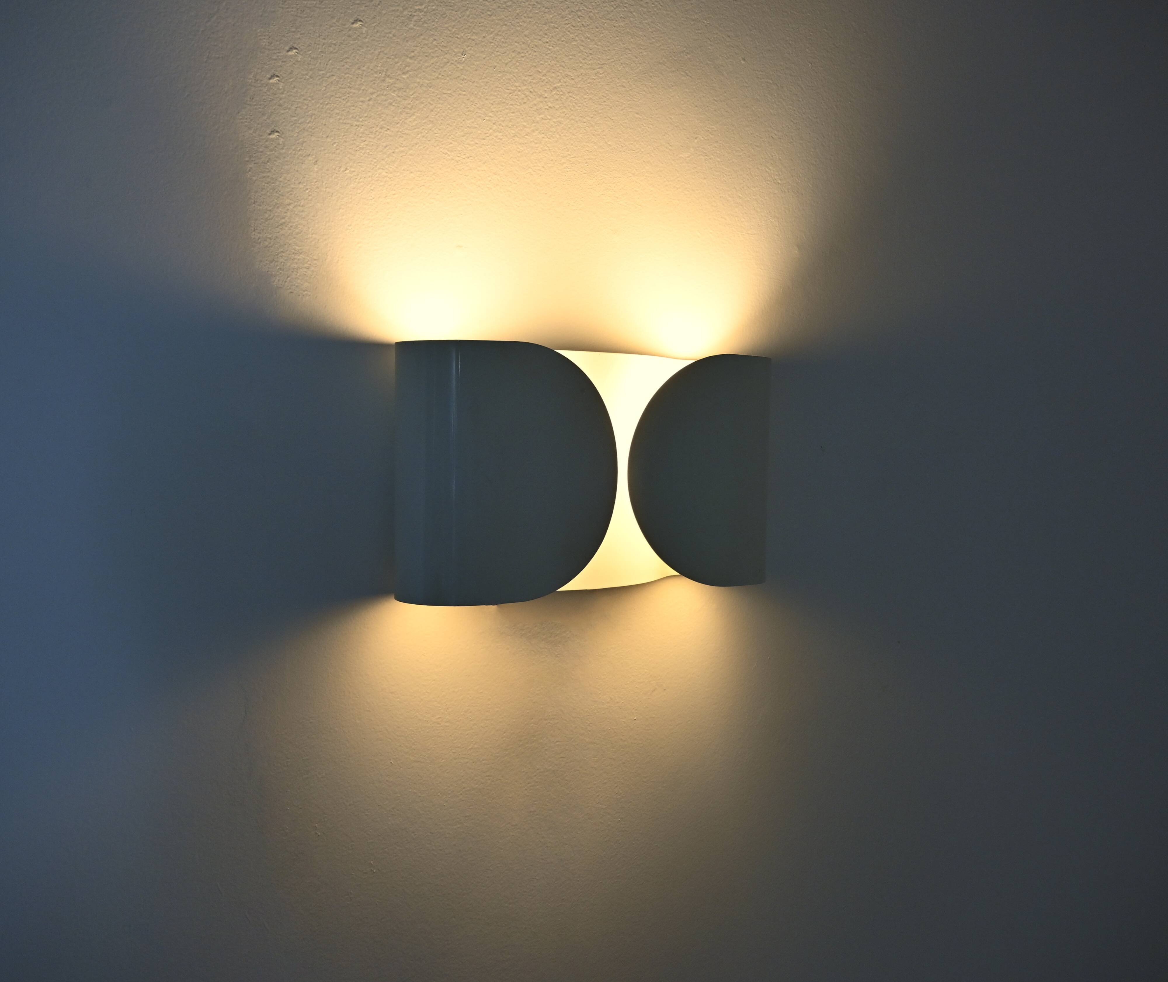 White "Foglio" wall light, by Tobia & Afra Scarpa for Flos, 1960s.