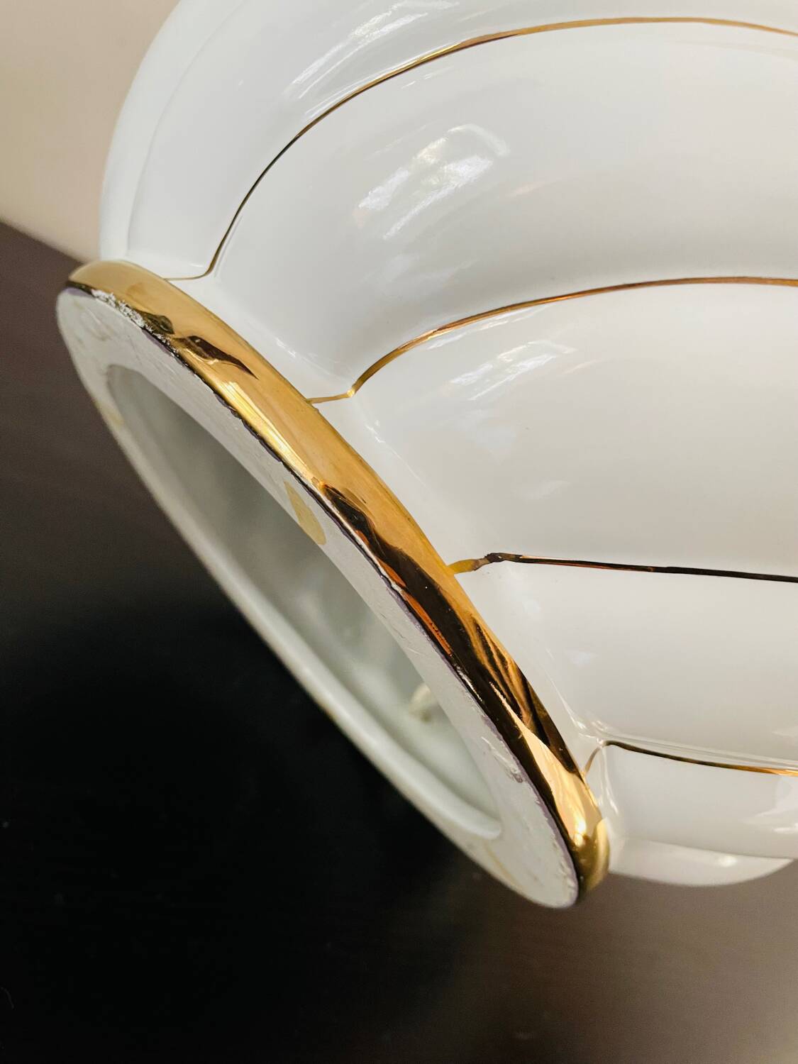 Vintage white and gold table lamp