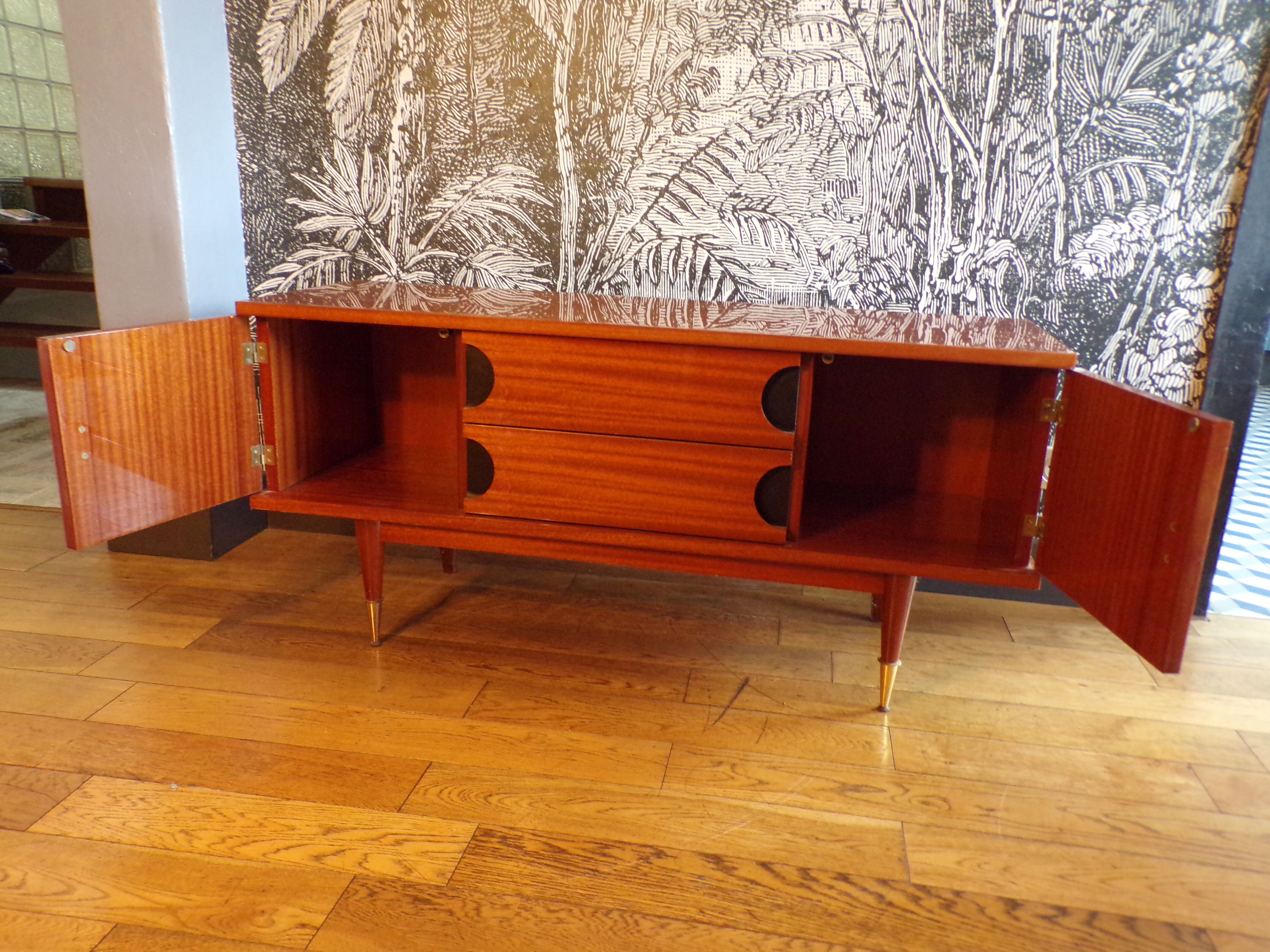 Sideboard in varnished teak