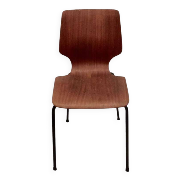 Chaise forme marteau