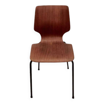Chaise forme marteau