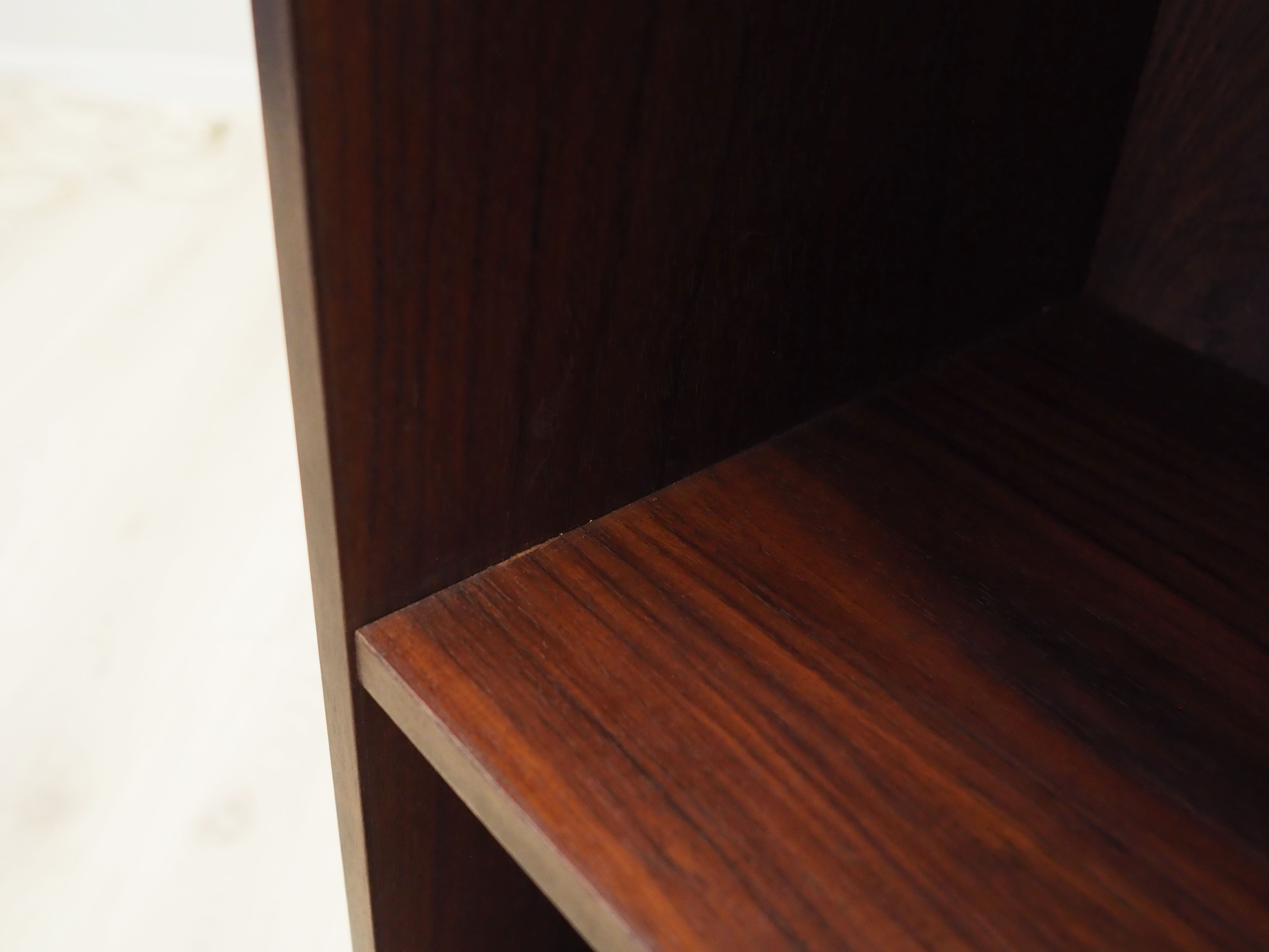 Bibliothèque en palissandre, design danois, années 1970, production: Danemark