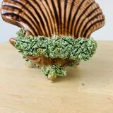 Empty pocket shell slip soap holder