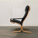Siesta lounge chair set in Norwegian leather with ottoman by Ingmar Relling for Ekornes