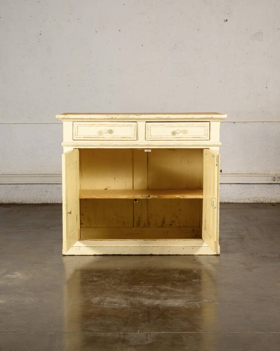 Country buffet with 2 doors