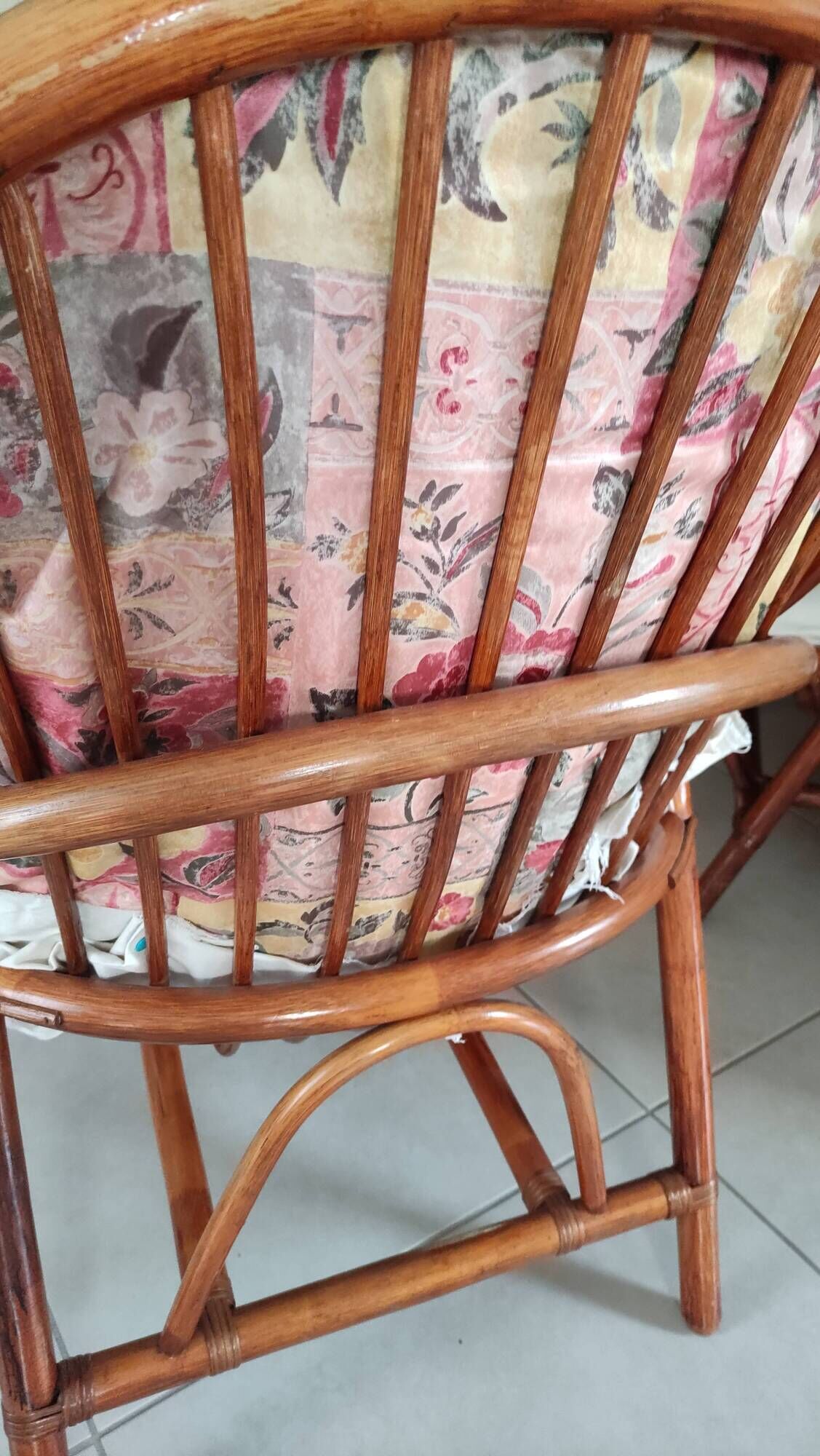 Sofa armchairs and coffee table in vintage rattan of six pieces