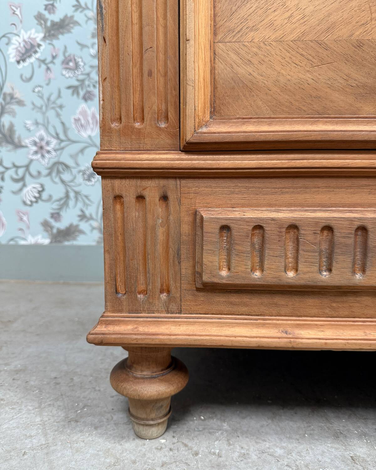 Louis XVI style chest of drawers