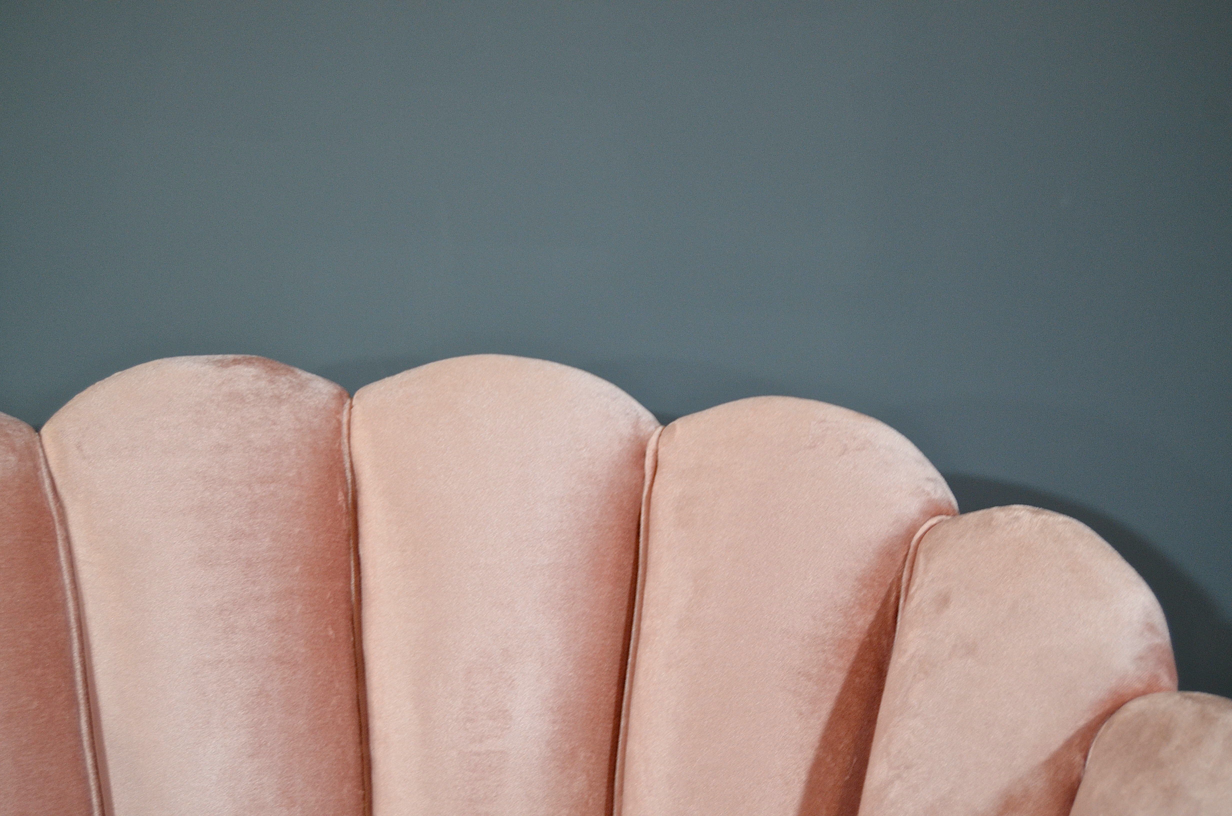 Art deco petal armchair in powder pink velvet and brass legs