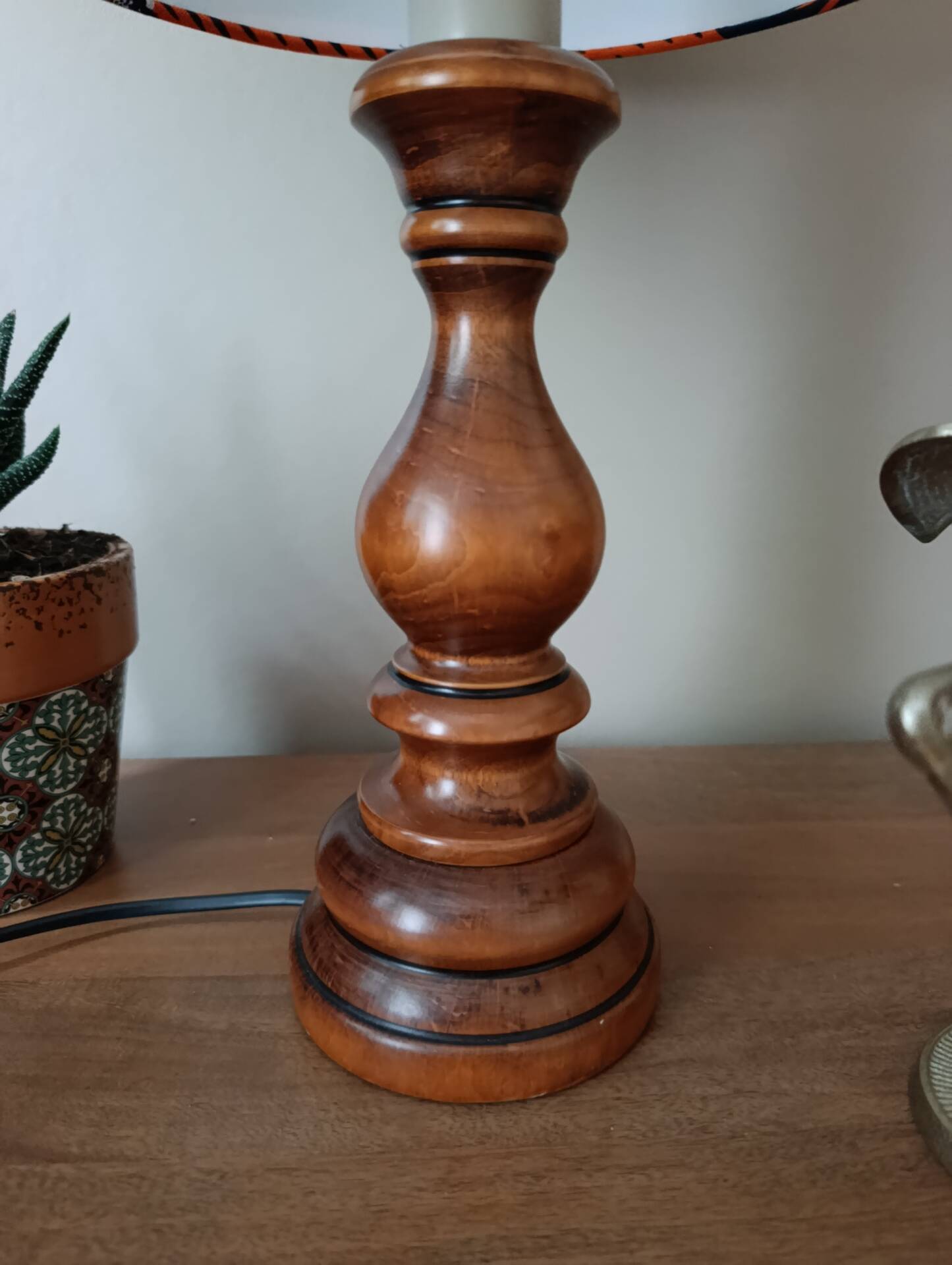 lampe bois tourné massif, imprimé wax ethnique