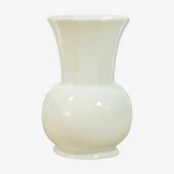 Vase blanc vintage