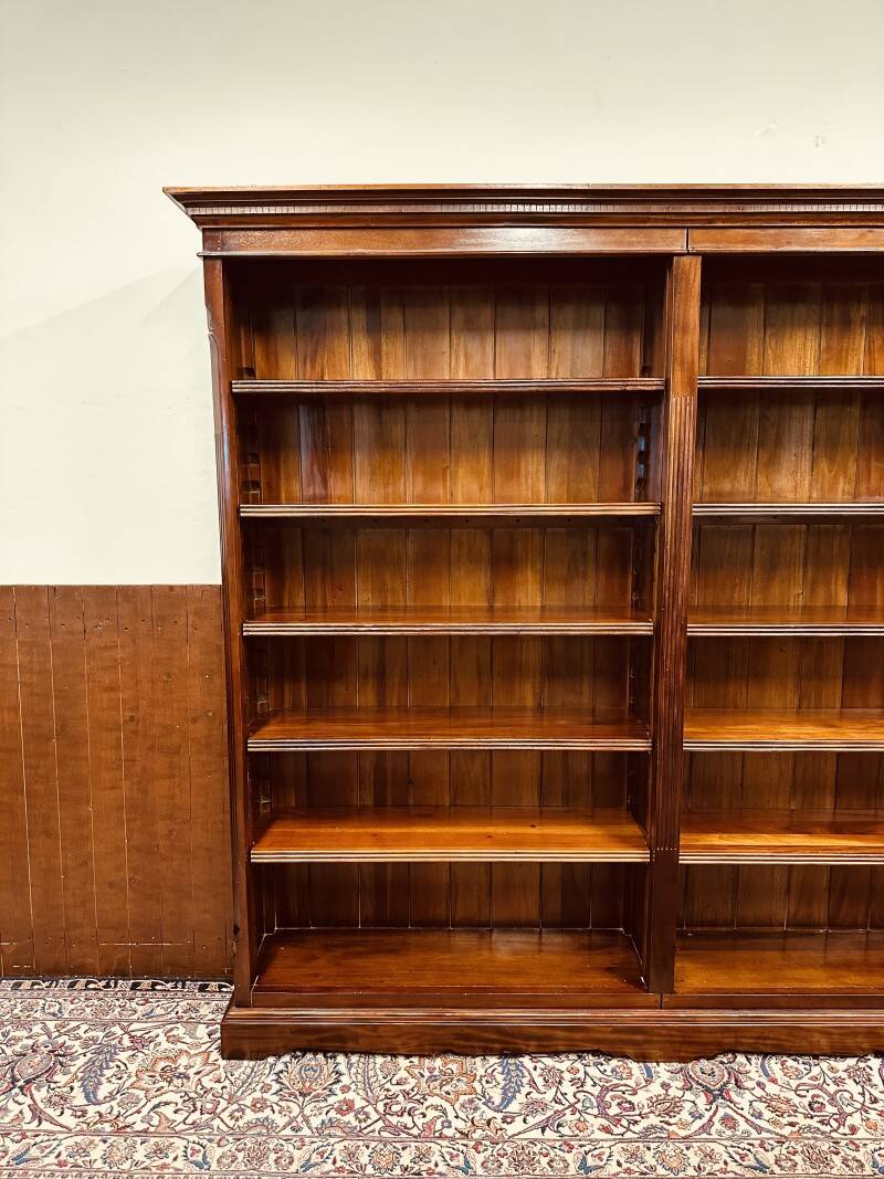 Bibliothèque classique en acajou anglais