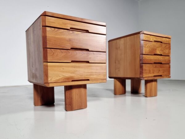 Ensemble de 2 armoires R40 Pierre Chapo en orme massif, France, 1970