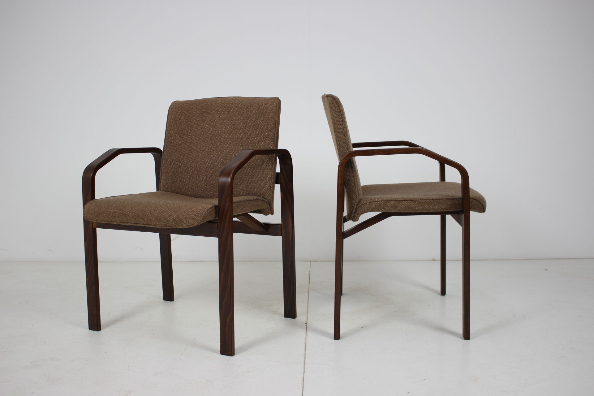 Set of six lounge chairs/Ton, Národní podnik Holešov, 1993.