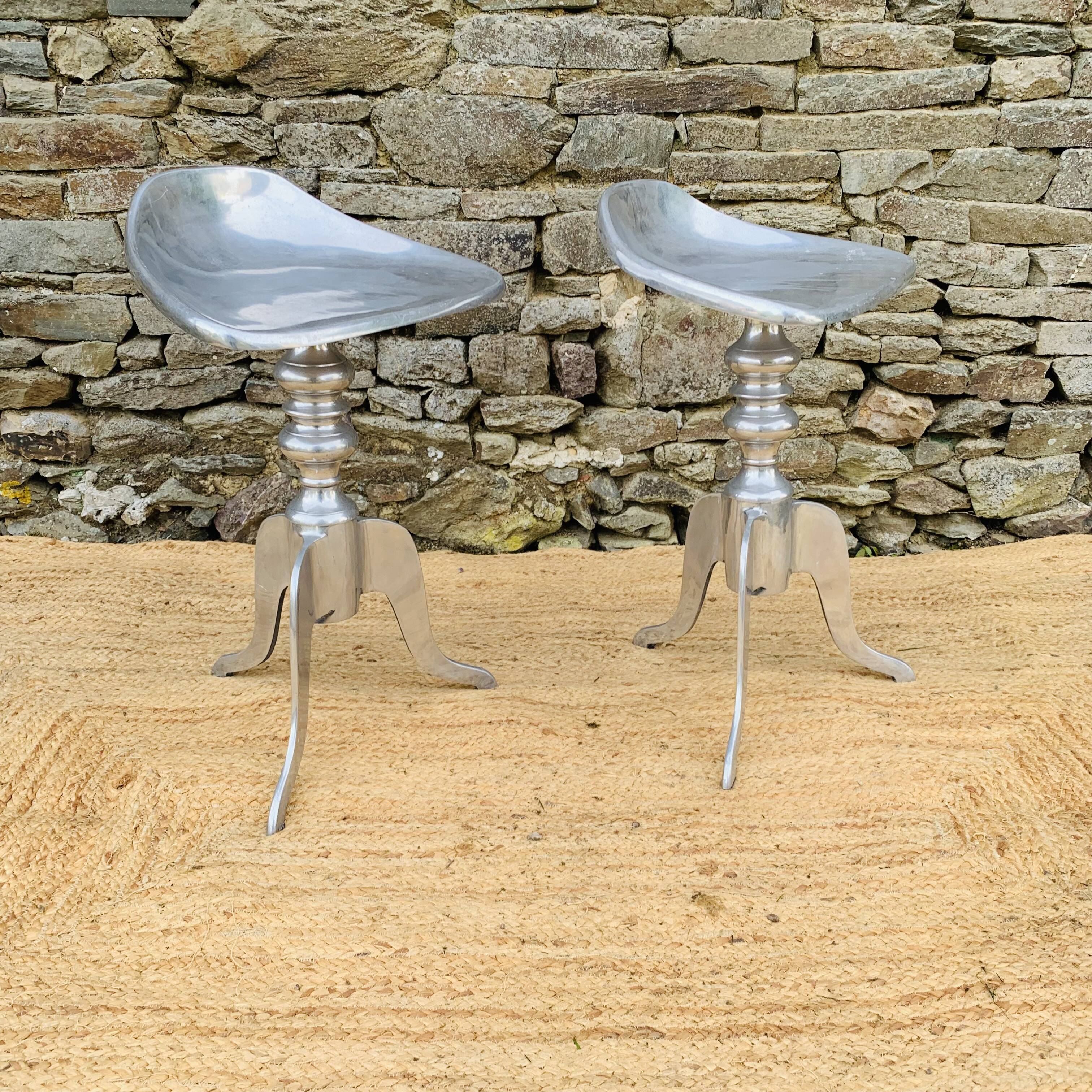 Paire de tabourets en aluminium