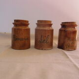 3 Spice pots with crouted cork.