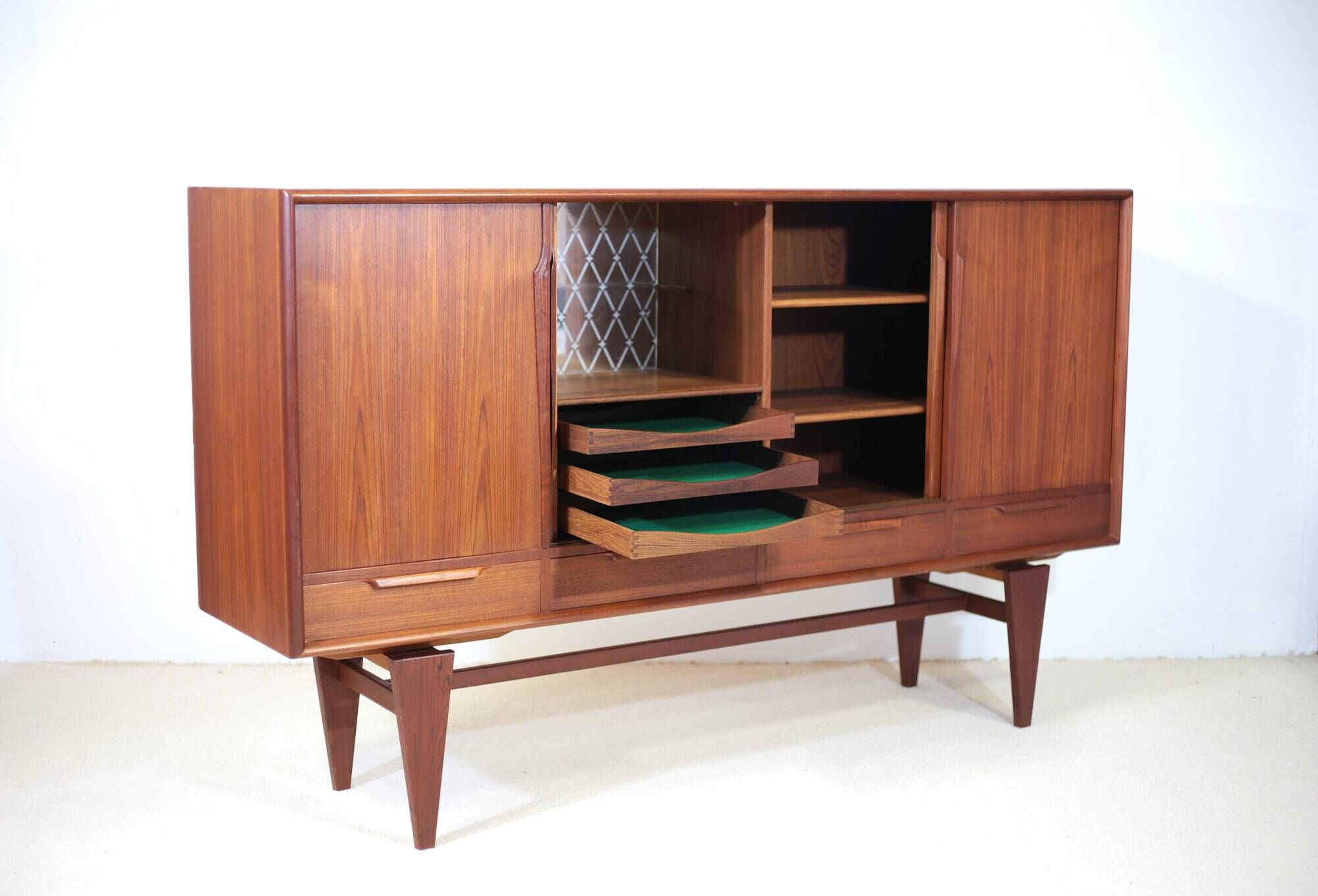 High enfilade Axel Christensen
