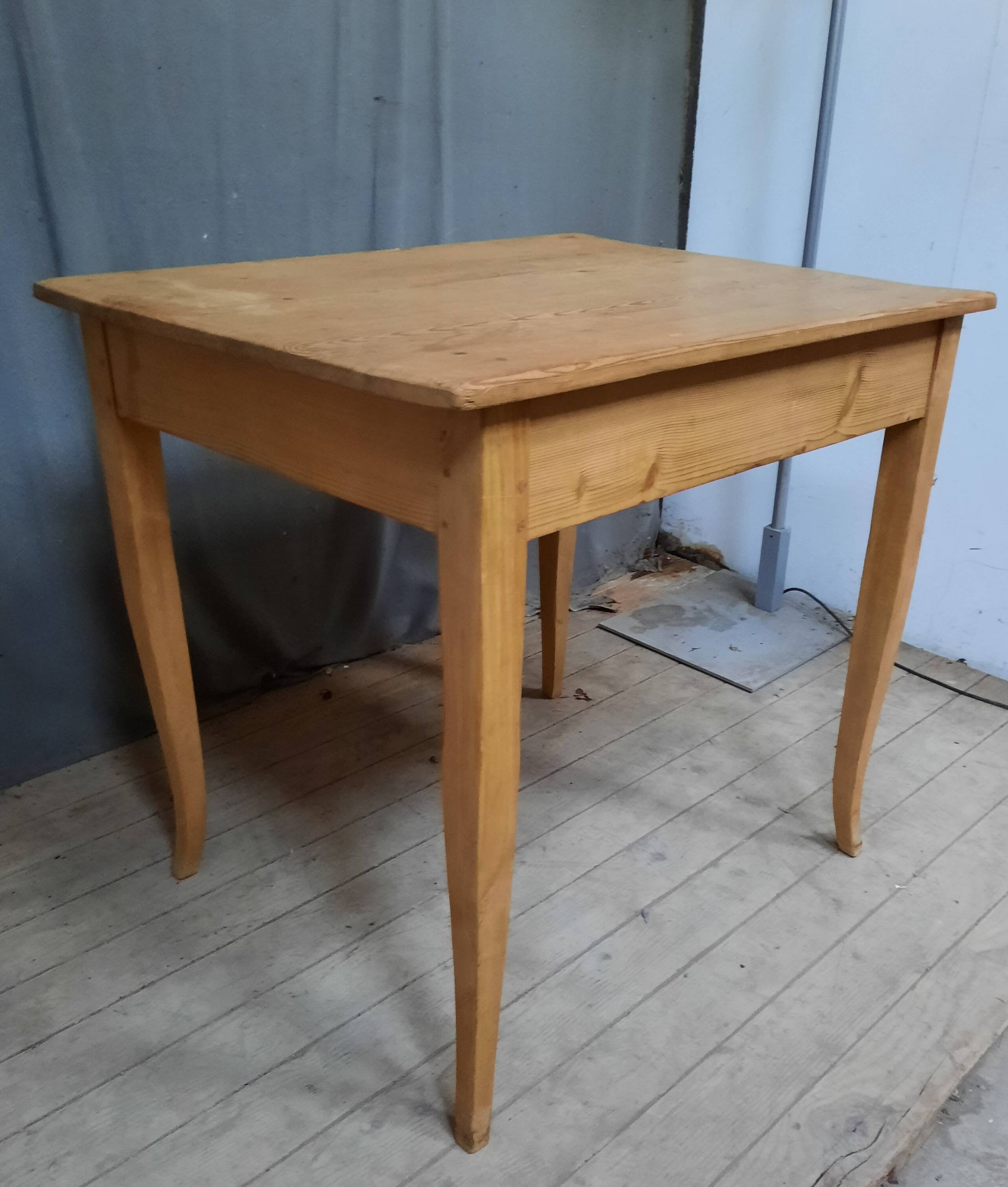 Louis XV style table in natural wood