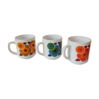 Vintage flower cups
