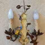 Appliques  laiton dore   fleurs porcelaine et branchages