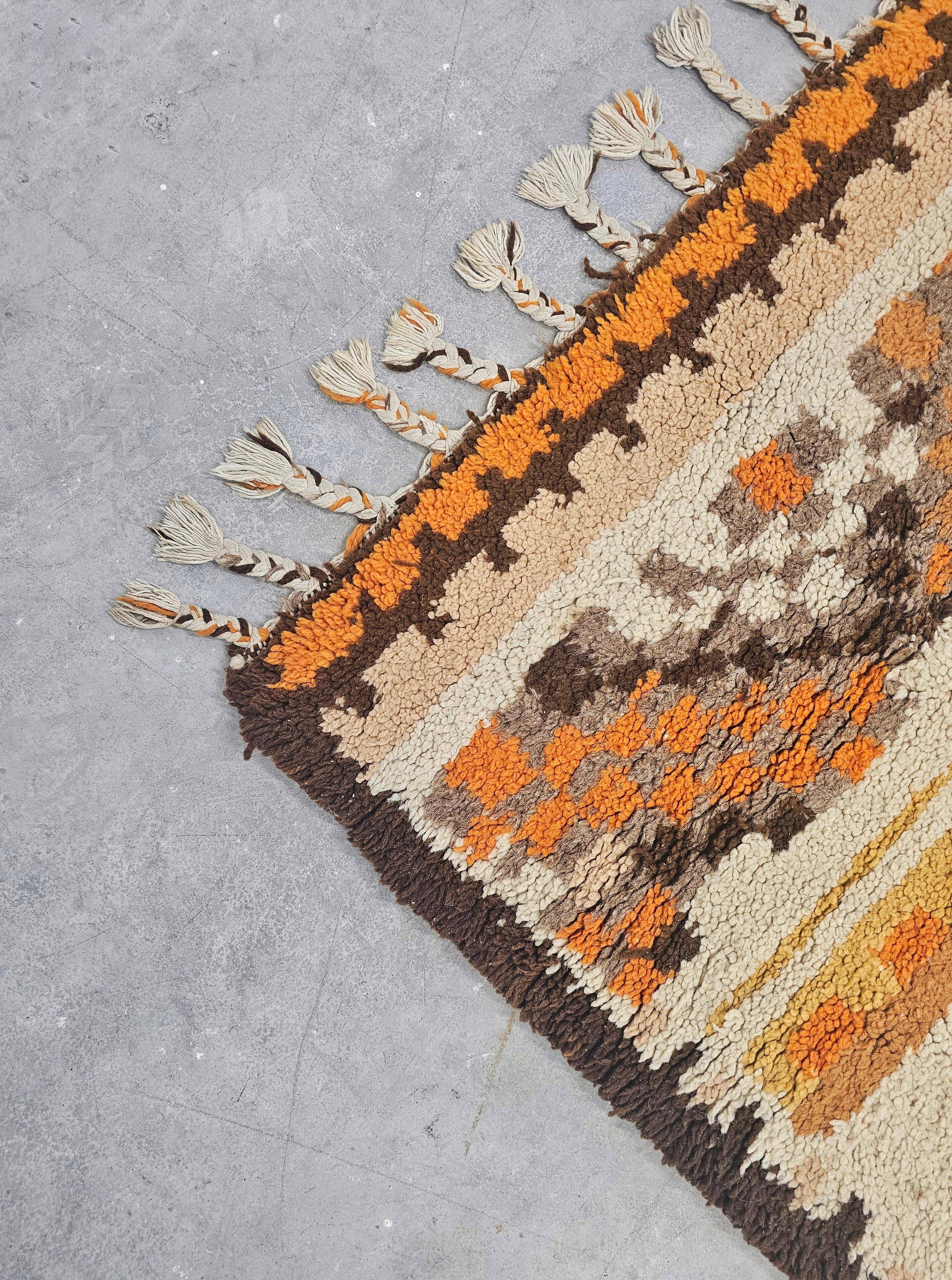 Barber Vintage Rug Hand-Knotted Very Thick Morocco 1970s
