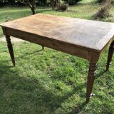 Farm table