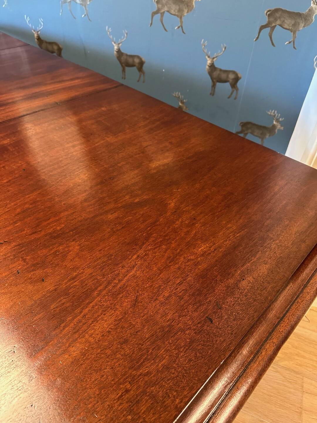 Grande table à manger antique