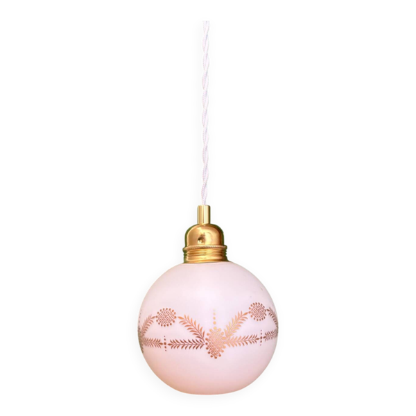 Suspension globe vintage en opaline blanche et dorée