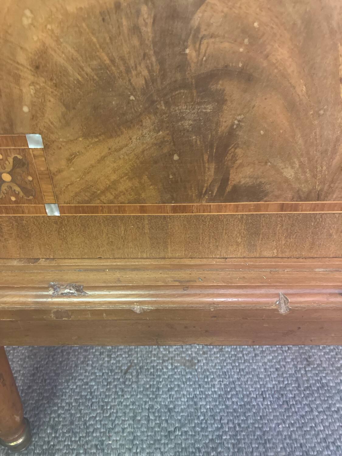 Buffet marqueté