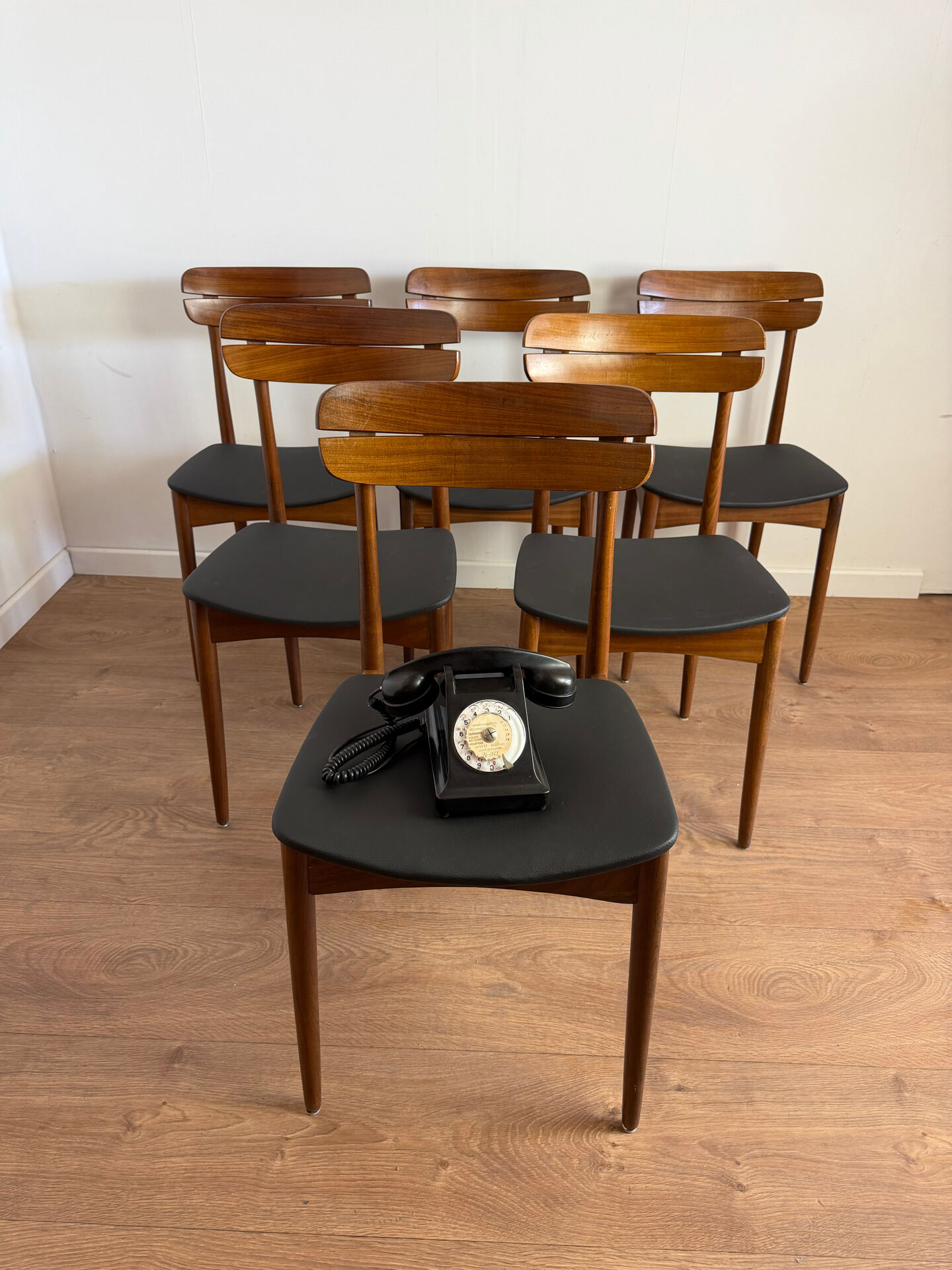 Set of 6 Scandinavian teak chairs – 1960s