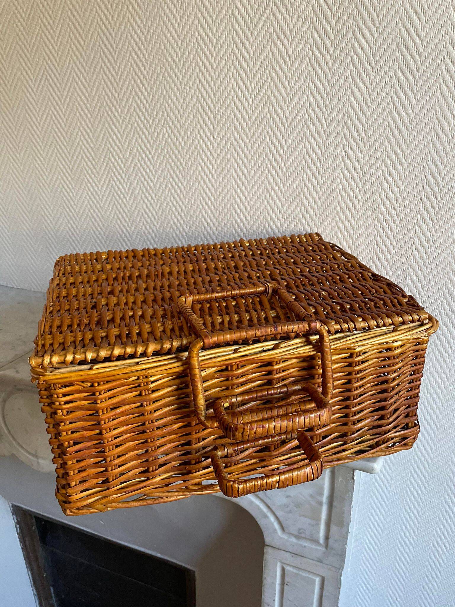 Valise Ancienne En Osier Tressé - XIXe Siècle - Fermetures Métal - Longueur 56 Cm