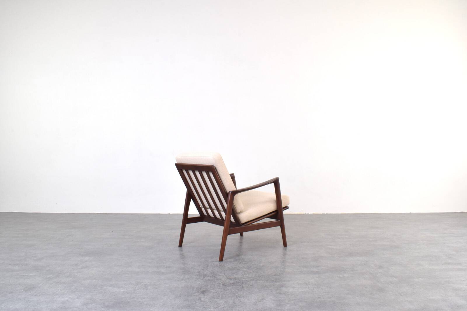 Mid-Century Stefan Lounge Chair, 1960s