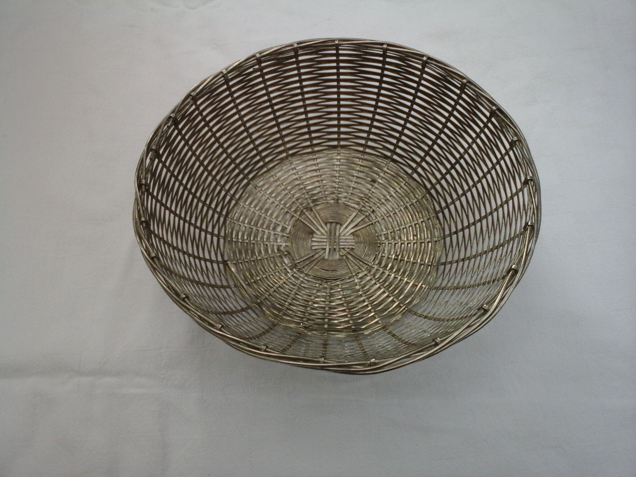 Basket basket braided metal