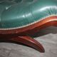 Tabouret ottoman chesterfield en cuir capitonné