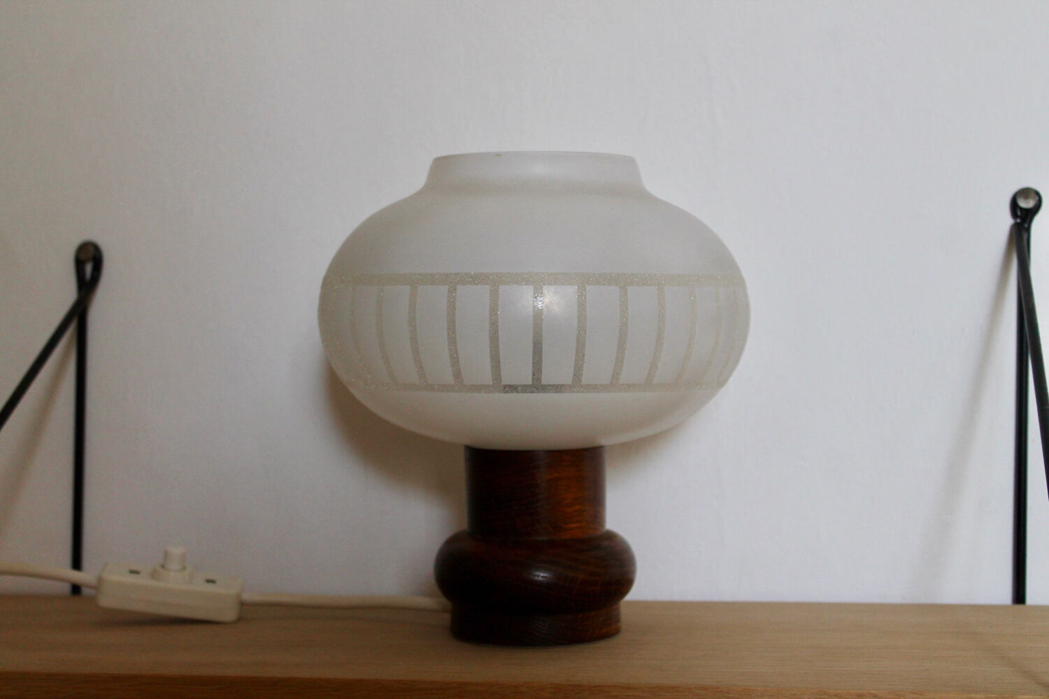 Table lamp