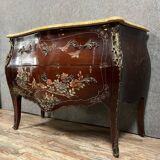 Curved lacquer chest of drawers with Chinese decoration