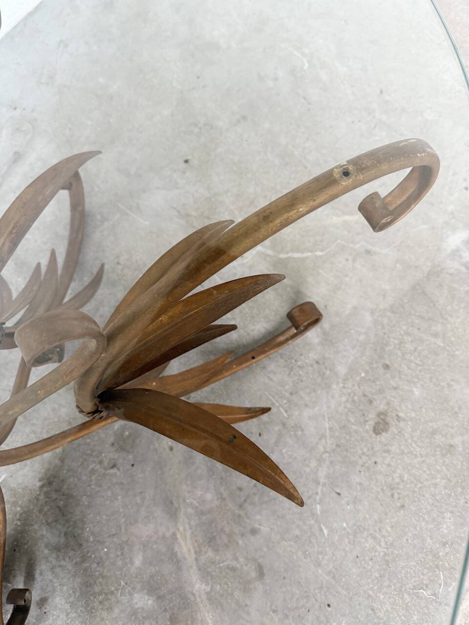 "ear" style coffee table