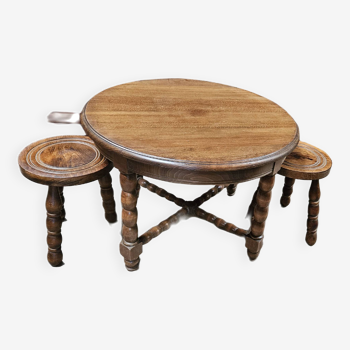 Table basse ronde et 2 tabourets tripodes