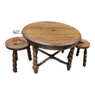 Round coffee table and 2 tripod stools