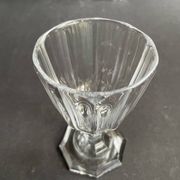 4 Verres à vin – Cristal fort taillé