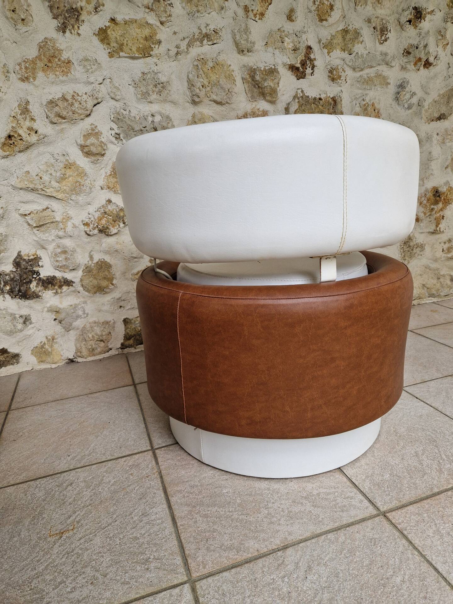 Barrel chair + 2 poufs Selac 1970s cognac and white faux leather