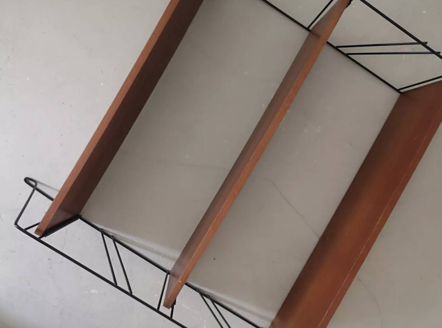 Scandinavian tomado wire wall shelf in teak, 1970