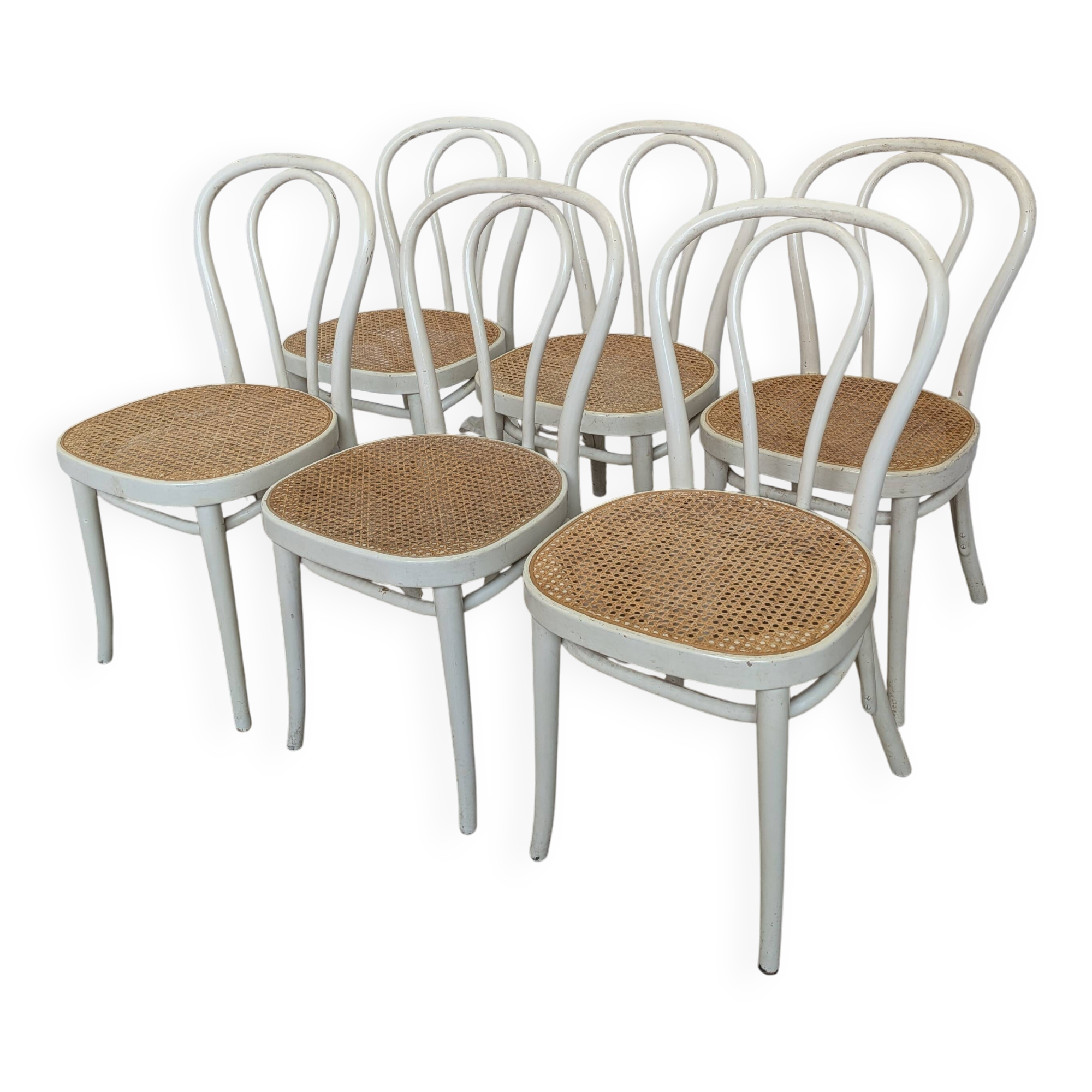 Ensemble de 6 chaises de salle à manger vintage de style Thonet : bois blanc et assise en cannage.