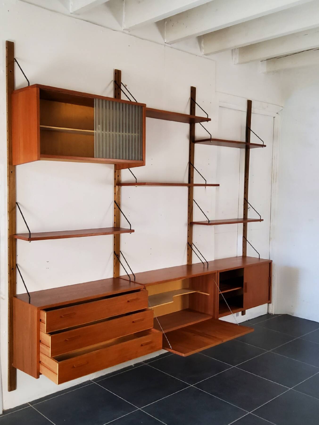 Modular Scandinavian wall shelf – Danish design from the 1970s