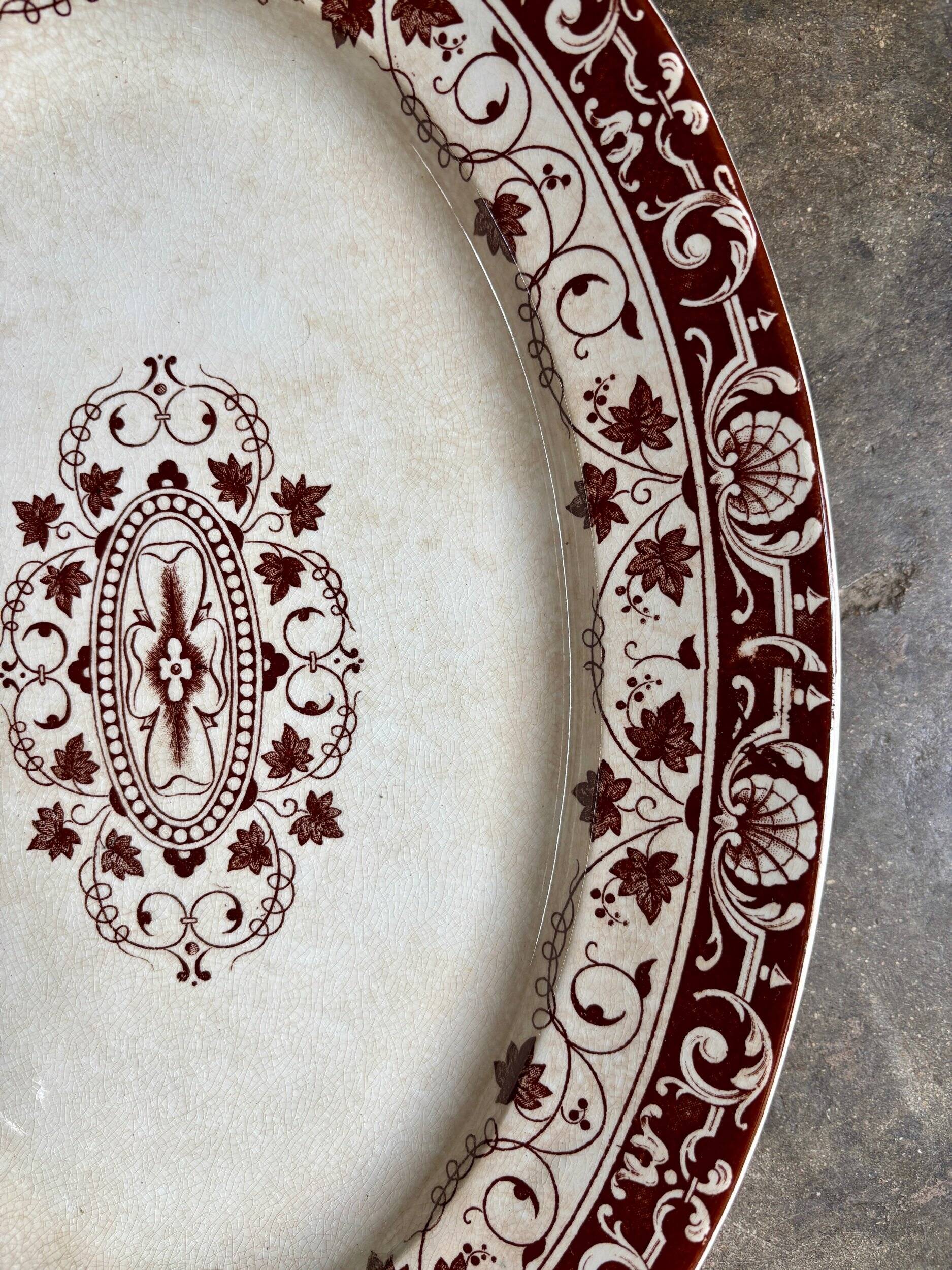 Jules Vieillard oval dish - Bordeaux in iron earth, "Louis XV" service